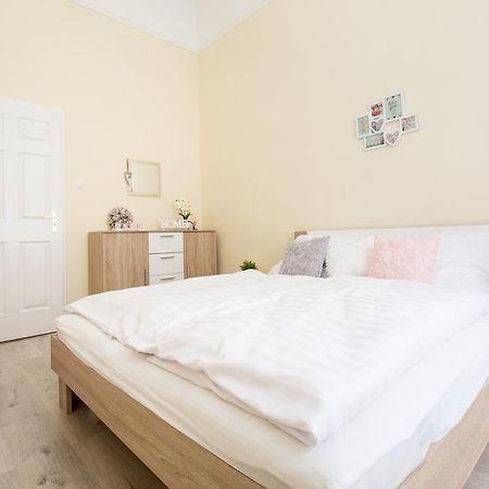 Bpm: Dob70 Classic Apartment In Downtown Budapeste Quarto foto
