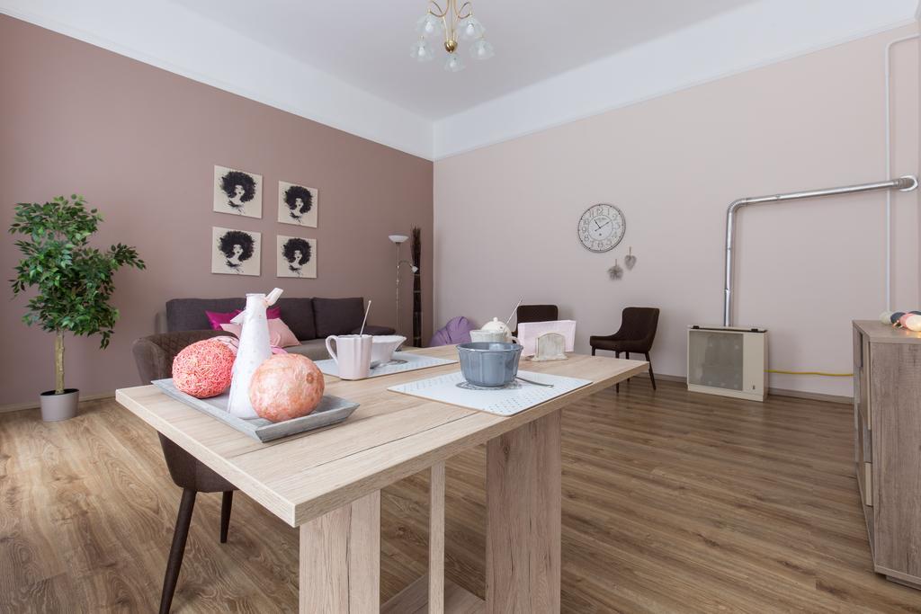 Bpm: Dob70 Classic Apartment In Downtown Budapeste Quarto foto
