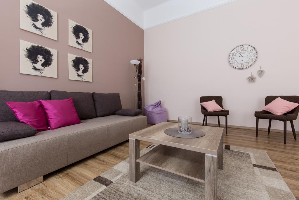 Bpm: Dob70 Classic Apartment In Downtown Budapeste Quarto foto