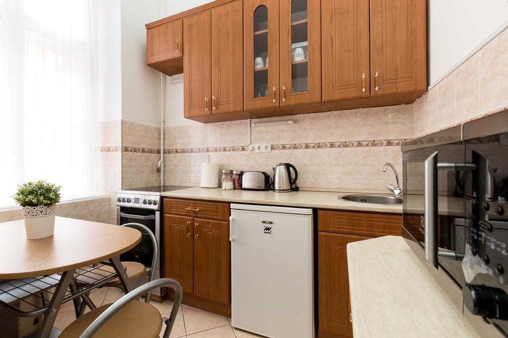 Bpm: Dob70 Classic Apartment In Downtown Budapeste Quarto foto